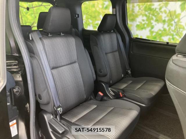 Toyota VOXY 2017-09 8653698-5