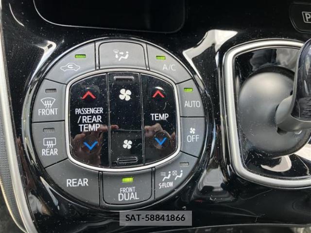 Toyota VOXY 2021-07 8653739-11