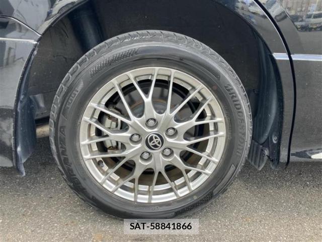 Toyota VOXY 2021-07 8653739-17
