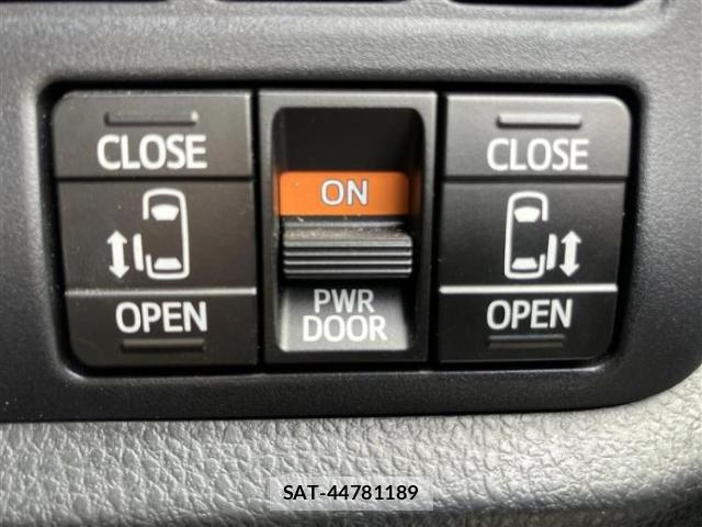 Toyota VOXY 2017-09 8653743-16