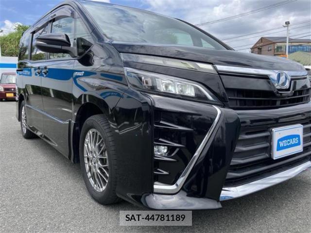 Toyota VOXY 2017-09 8653743-17