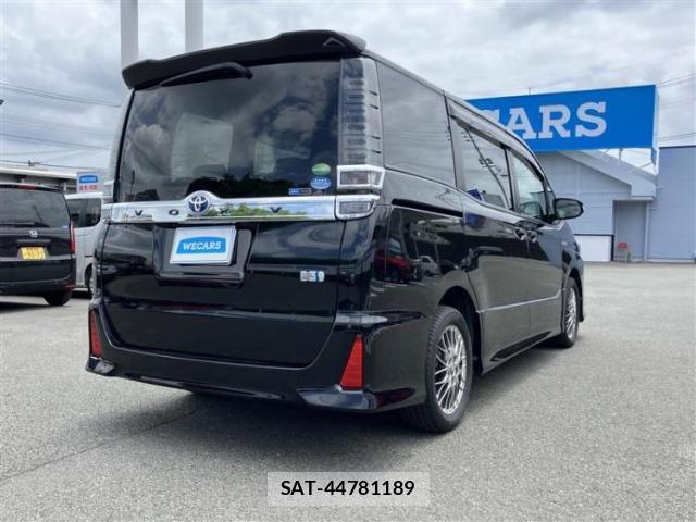Toyota VOXY 2017-09 8653743-2