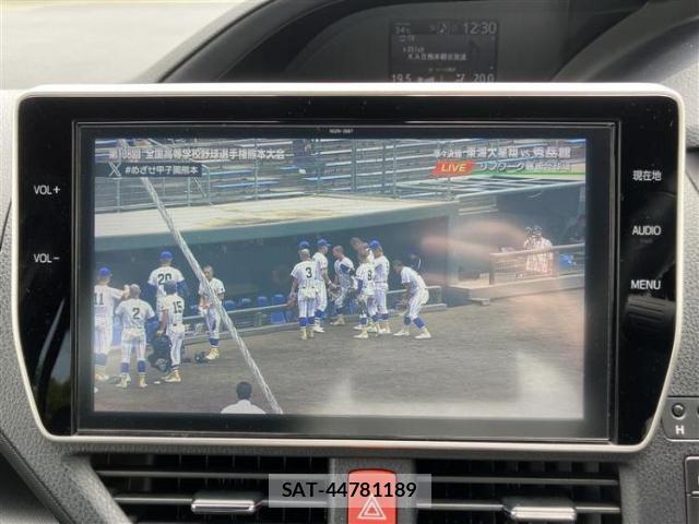 Toyota VOXY 2017-09 8653743-9