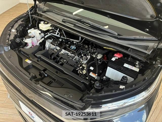 Toyota VOXY 2023-03 8653845-13