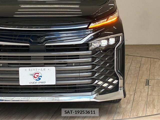 Toyota VOXY 2023-03 8653845-19