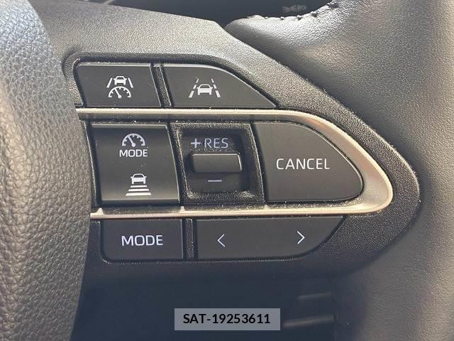 Toyota VOXY 2023-03 8653845-4