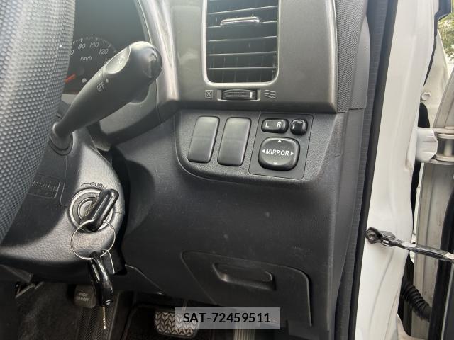 Toyota WISH 2003-01 8649124-18