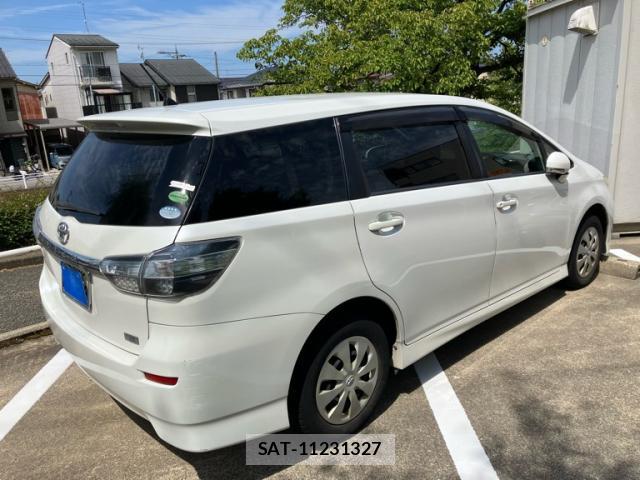 Toyota WISH 2013-11 8652333-12