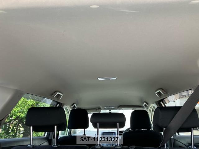 Toyota WISH 2013-11 8652333-4