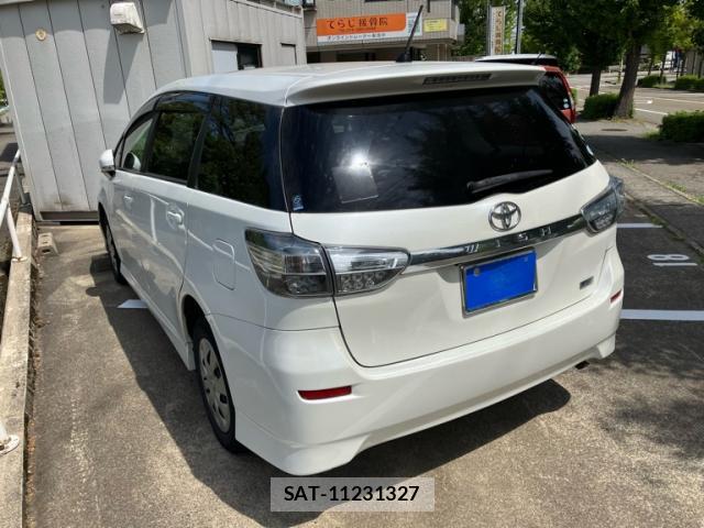 Toyota WISH 2013-11 8652333-6