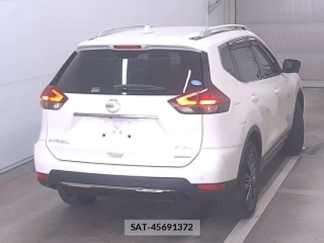 Nissan X-TRAIL 2021-08 8647018-1