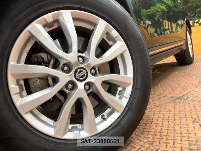 Nissan X-TRAIL 2018-06 8647309-12