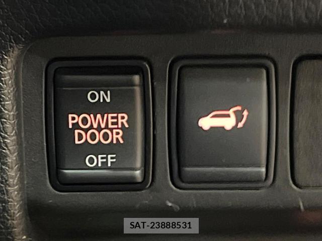 Nissan X-TRAIL 2018-06 8647309-5