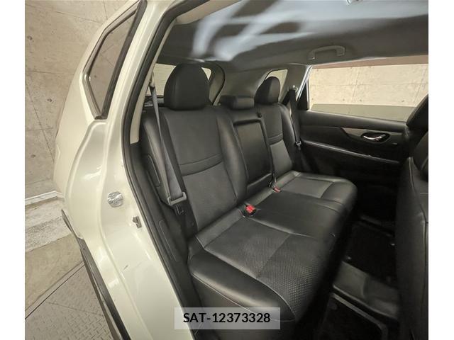 Nissan X-TRAIL 2015-06 8647729-6