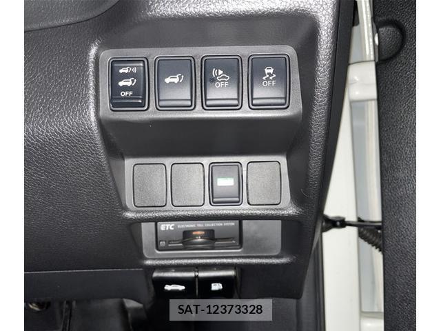 Nissan X-TRAIL 2015-06 8647729-9