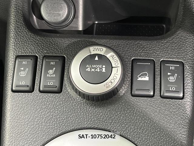 Nissan X-TRAIL 2013-07 8647836-4