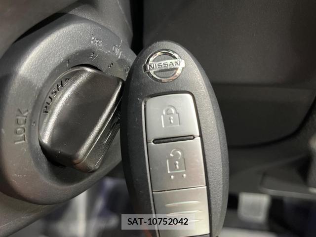 Nissan X-TRAIL 2013-07 8647836-6