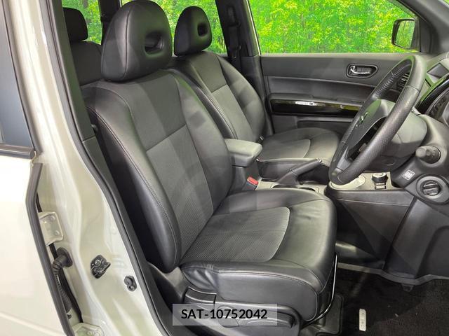 Nissan X-TRAIL 2013-07 8647836-7