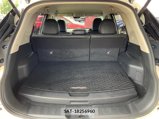 Nissan X-TRAIL 2018-09 8648126-16