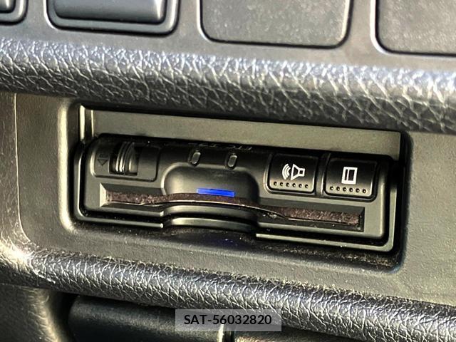 Nissan X-TRAIL 2018-01 8648243-8