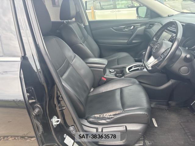 Nissan X-TRAIL 2017-09 8648434-11