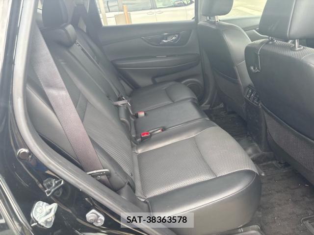 Nissan X-TRAIL 2017-09 8648434-14