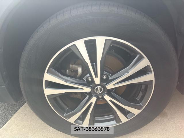 Nissan X-TRAIL 2017-09 8648434-3