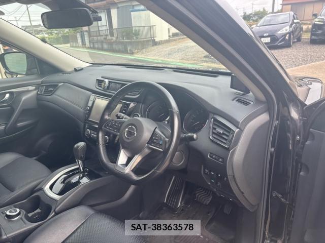 Nissan X-TRAIL 2017-09 8648434-8