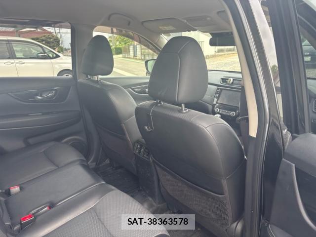 Nissan X-TRAIL 2017-09 8648434-9