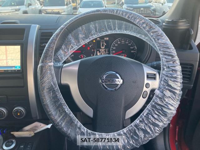 Nissan X-TRAIL 2013-10 8648505-17