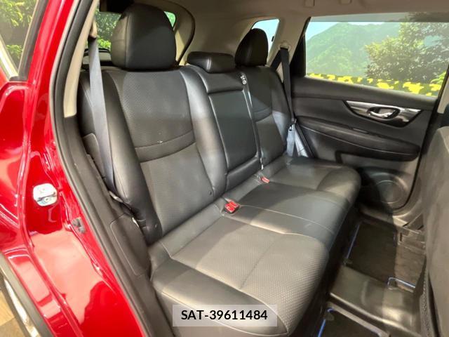 Nissan X-TRAIL 2017-09 8649326-8