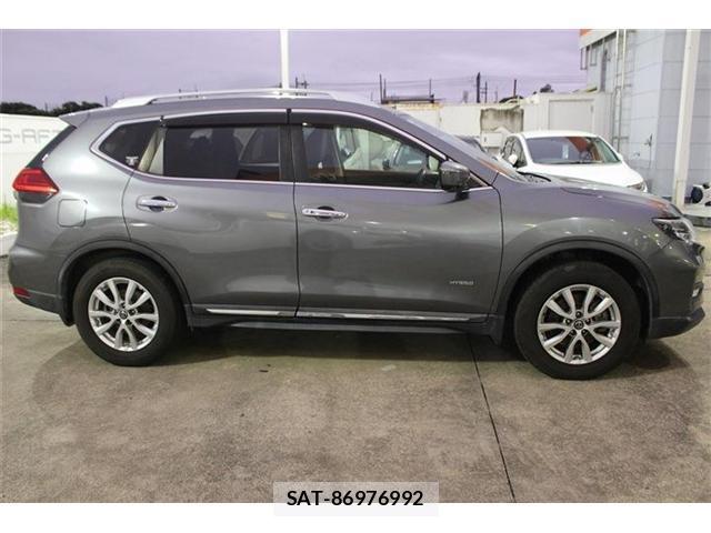 Nissan X-TRAIL 2018-07 8651916-13