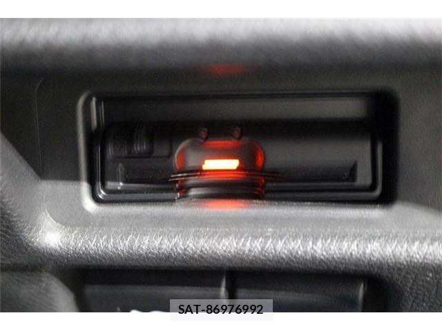 Nissan X-TRAIL 2018-07 8651916-4