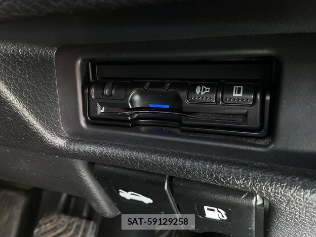 Nissan X-TRAIL 2017-08 8652721-15