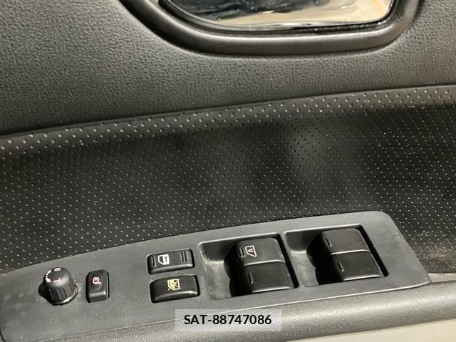 Nissan X-TRAIL 2011-08 8653009-18