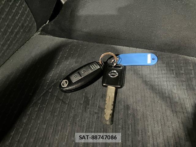Nissan X-TRAIL 2011-08 8653009-19