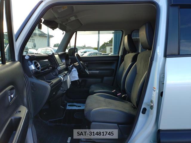 Suzuki X BEE 2021-05 8646864-6