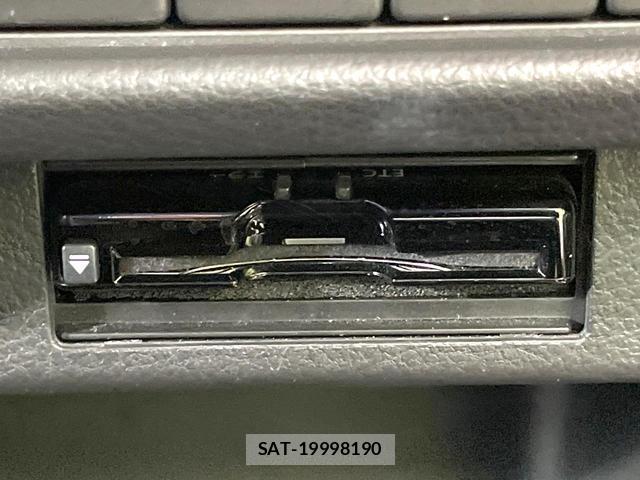 Suzuki X BEE 2018-02 8651564-6