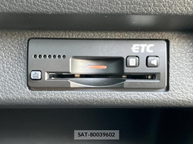 Suzuki X BEE 2018-04 8653796-17
