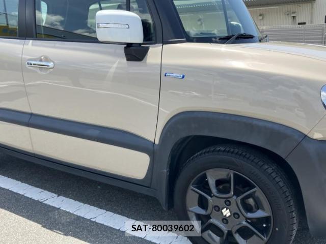 Suzuki X BEE 2018-04 8653796-3