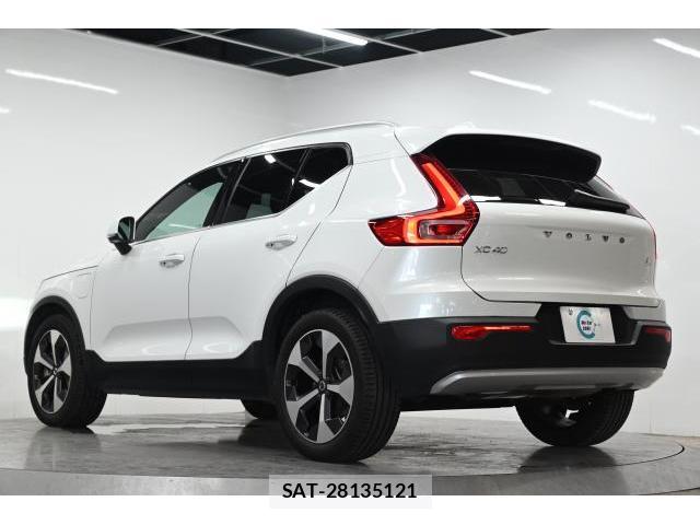 Volvo XC40 2021-12 8647918-1