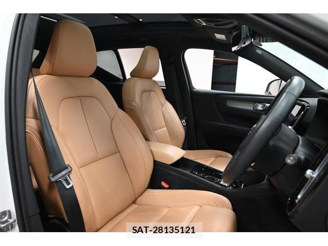 Volvo XC40 2021-12 8647918-12