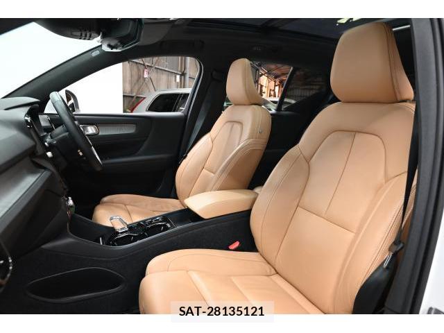 Volvo XC40 2021-12 8647918-14