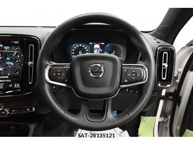 Volvo XC40 2021-12 8647918-3