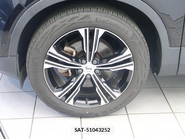 Volvo XC40 2021-06 8648312-13
