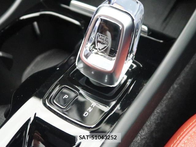 Volvo XC40 2021-06 8648312-6