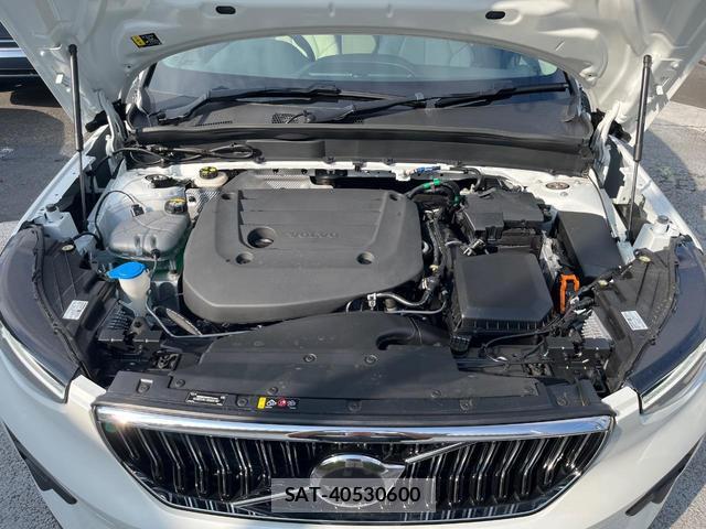 Volvo XC40 2023-09 8649902-17