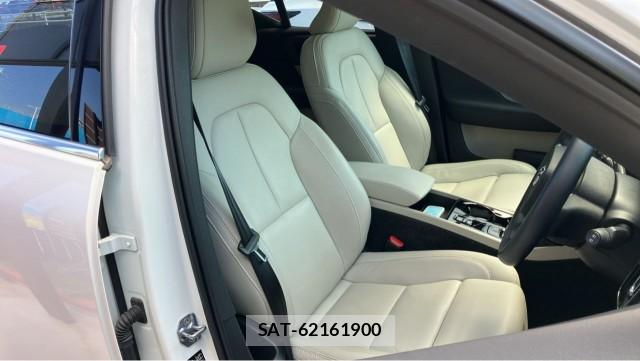 Volvo XC40 2021-02 8651259-5