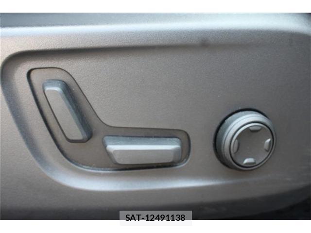 Volvo XC40 2023-05 8651913-5