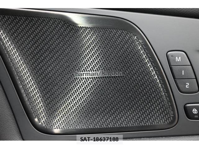 Volvo XC60 2021-10 8647917-10